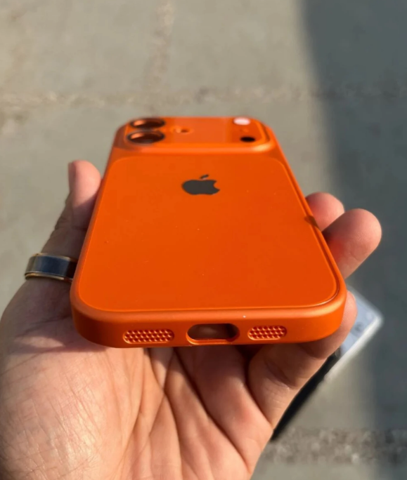 i-Phone 17 Back Cover